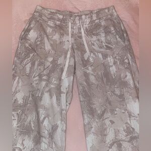 Camouflage Hollister Pants